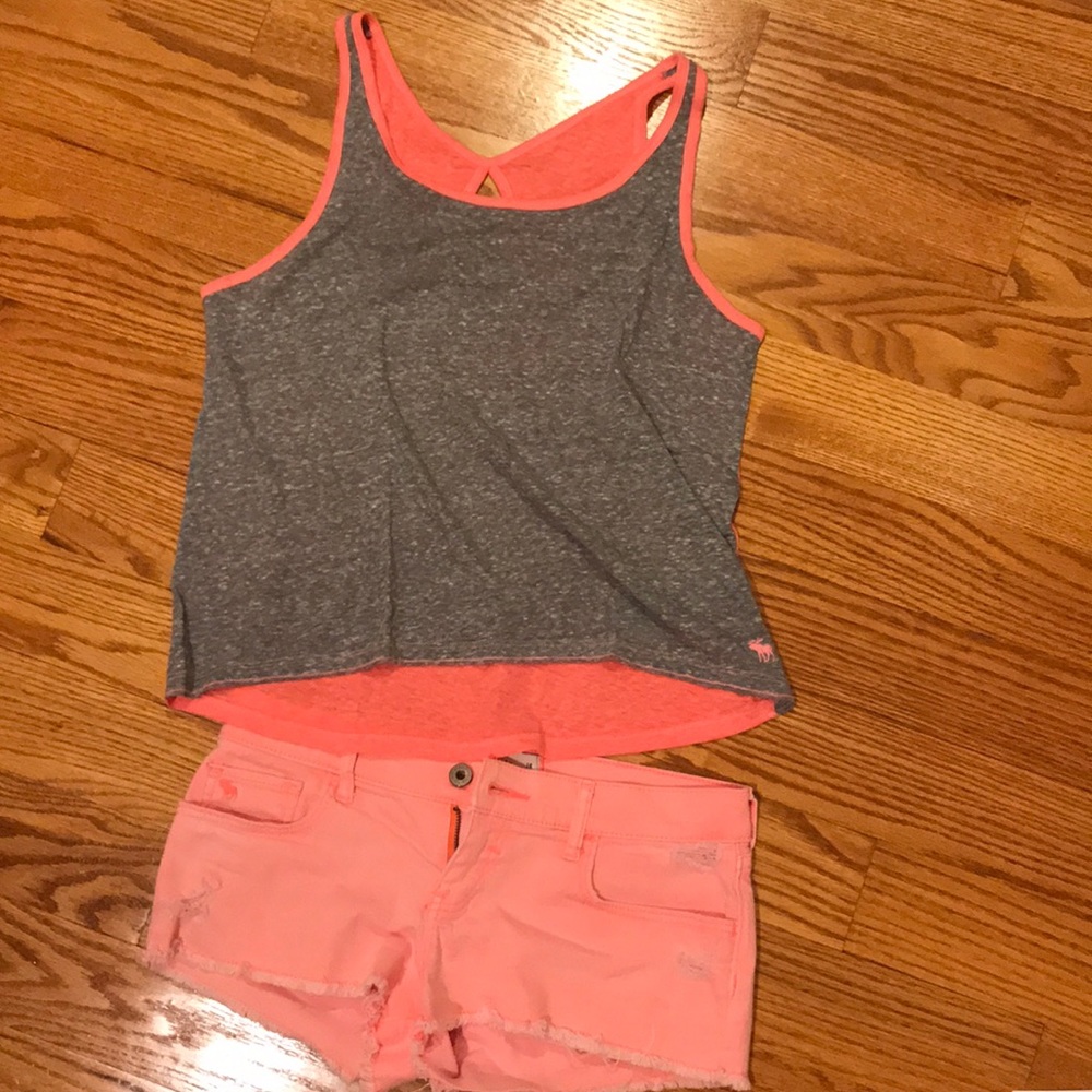 Coral Abercrombie shorts perfect for summer!